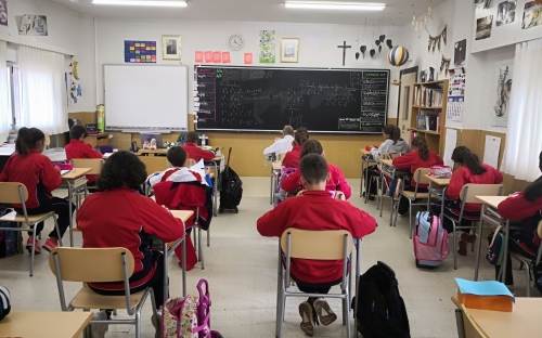 Fotografía de una de las aulas del centro de enseñanza concertado de infantil, primaria, secundaria y bachillerato Corazón de María de Zamora