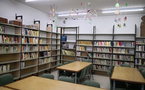 Fotografía de la biblioteca del centro de enseñanza concertado de infantil, primaria, secundaria y bachillerato Corazón de María de Zamora
