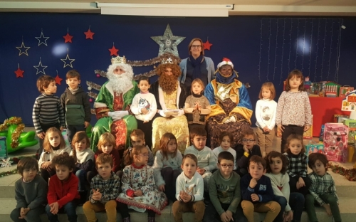 Galería de imágenes de la visita a los niños de Educación Infantil del colegio Corazón de María de sus Majestades los Reyes Magos