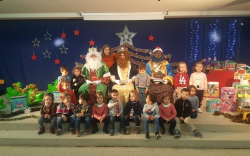 Galería de imágenes de la visita a los niños de Educación Infantil del colegio Corazón de María de sus Majestades los Reyes Magos
