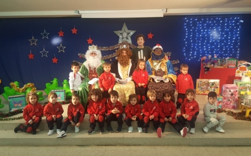 Galería de imágenes de la visita a los niños de Educación Infantil del colegio Corazón de María de sus Majestades los Reyes Magos